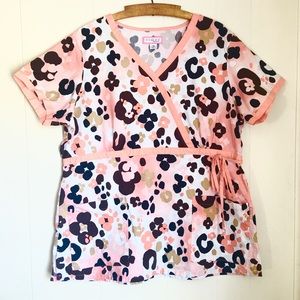 Koi by Kathy Peterson leopard scrub top size 2X